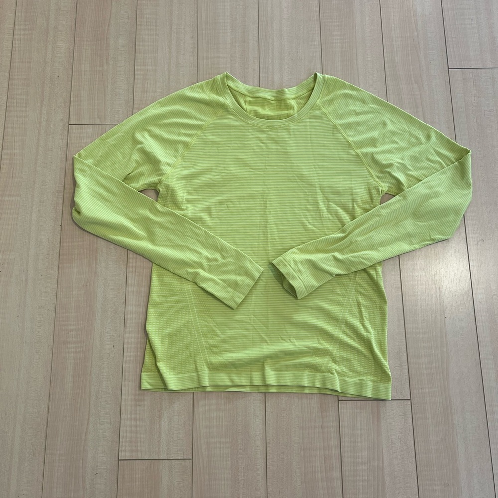Athleta Long Sleeve Crewneck Top